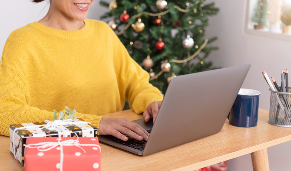 Make the Most of Your Christmas Bonus by Investing